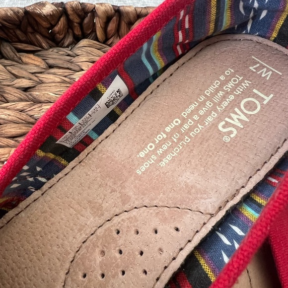 TOMS Women's Classic Canvas Slip On Red 7 W US - Picture 3 of 3
